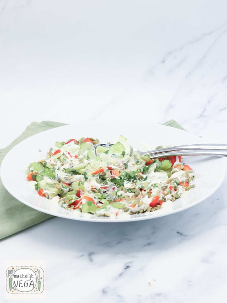 paprika selderij komkommer salade
