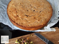 worteltaart met romige topping