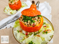 met-zuurkool-gevulde-pompoen